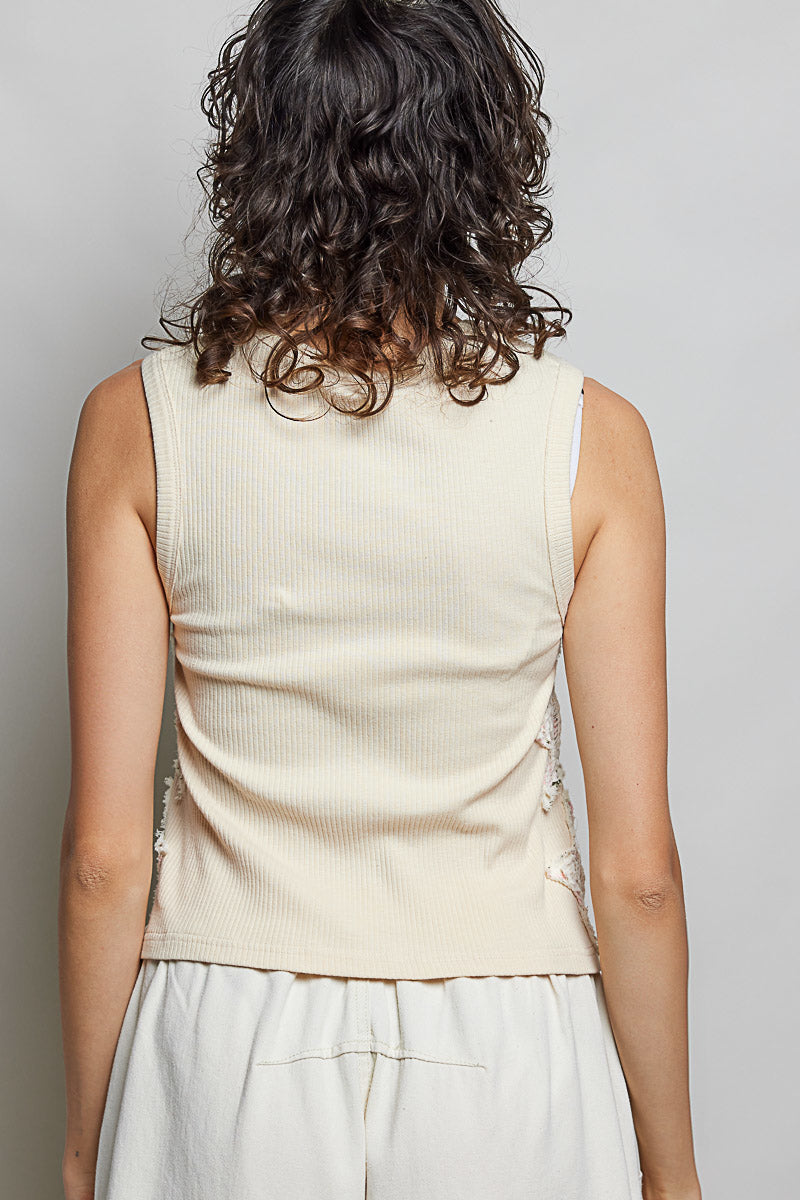 Star Patch Rib V-Neck Sleeveless Top
