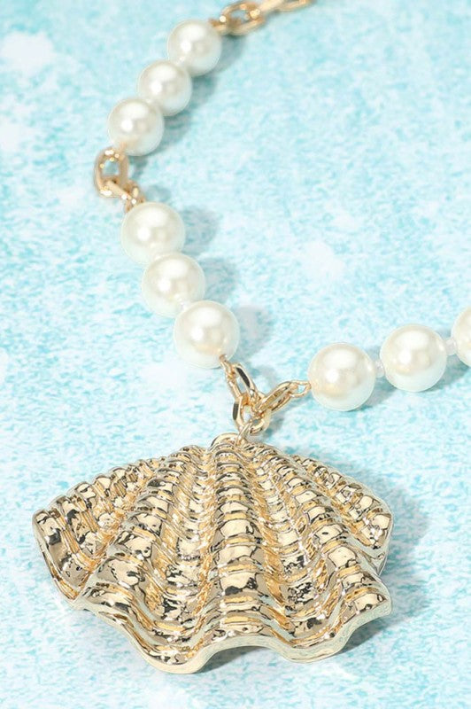 Sea Shell Pendant Accent Pearl Chain Necklace