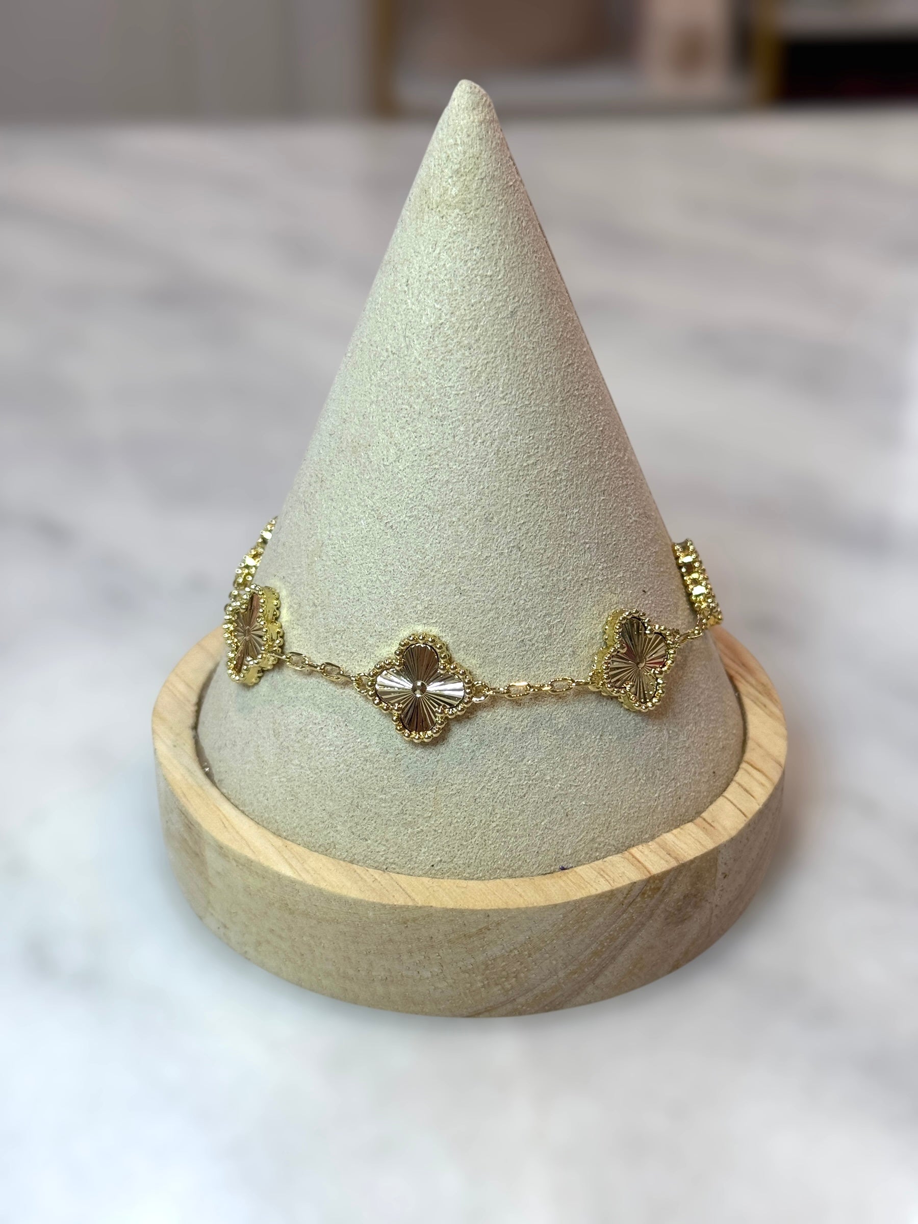 The Clover Bracelet