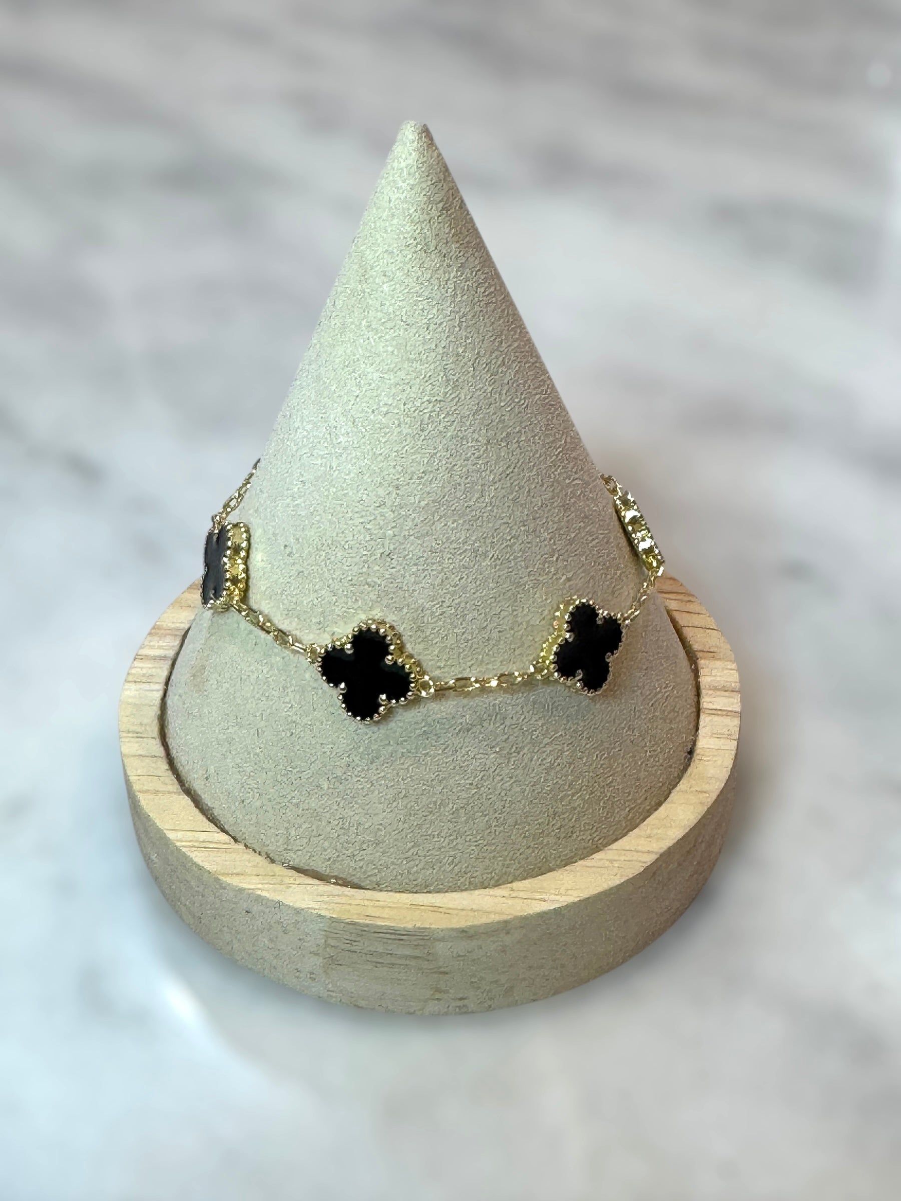 The Clover Bracelet